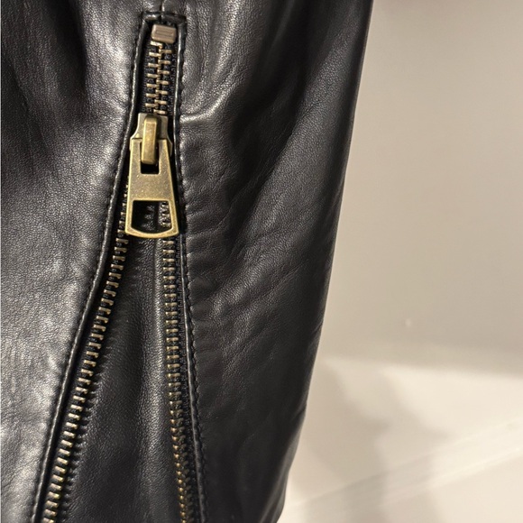 Quince Women's Classic Black Leather Jacket - Picture 4 of 9